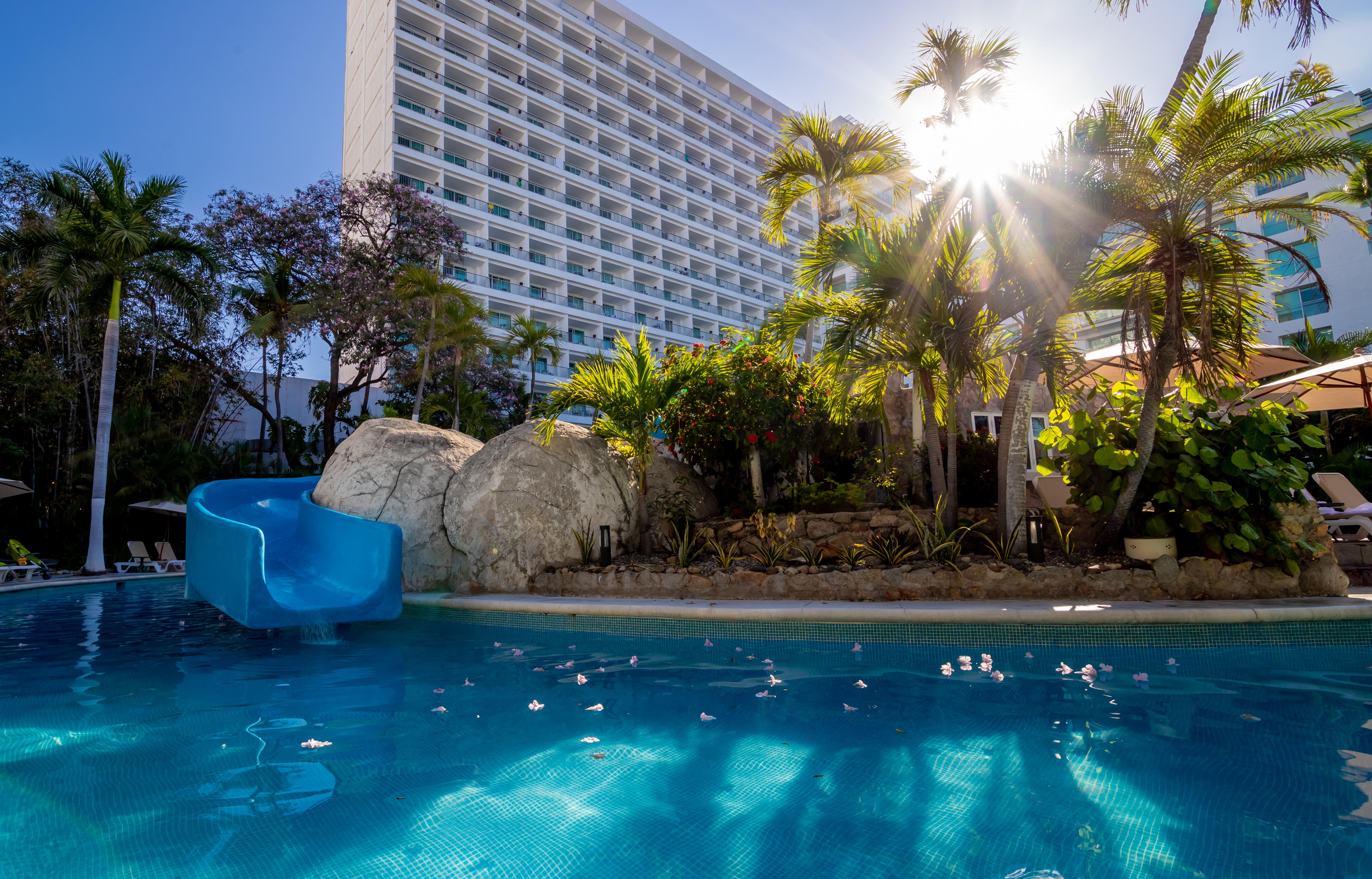 Emporio Acapulco Hotell Exteriör bild The pool at the Hilton San Diego Bayfront
